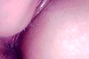 Amateurs lick wet shaved pussies in group oral session