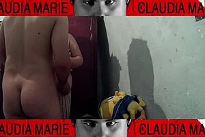 Curvy fat babe gets her pussy eaten before dinner to get soaking wet and cum on her gay friend's face