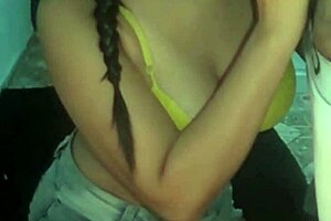 novinha taking cumshot close up