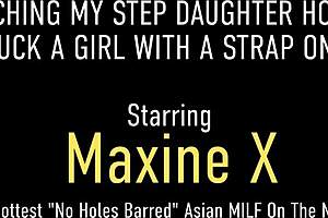 Natasha Ty Licks Maxine X's Pussy