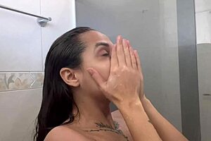 Brazilian woman depilates after recording session