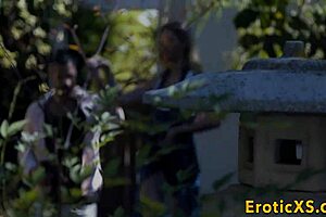 Blonde Babe's Secret Rubbing Session