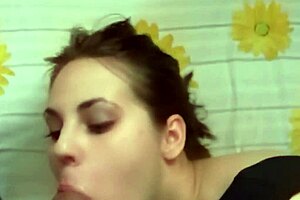 Amateur creampie after homemade blowjob and fucking