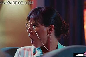 Teen Couple Fucking In Movie Theatre!