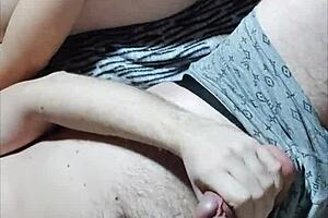 Mutual masturbation with pretty Asian milf couple 😏