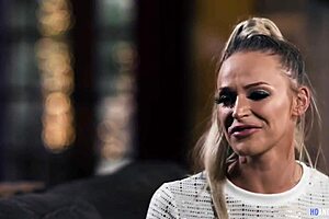 เฮ้ย แฟนสาวนมใหญ่ของฉันชอบเล่นบทบาทกับฉัน