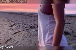 Amateur bigtits owner flashing her tits outside at sunset