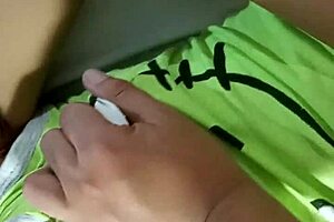 la pillo descansando y me la follo completa, redhead latina with big ass