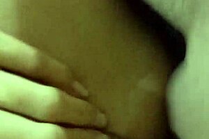 la pillo descansando y me la follo completa, redhead latina with big ass