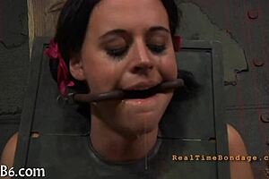 i explore sadomasochism with a pornstar