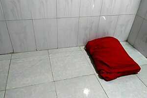 Vietnamese Boss Asks for Help in Room Then Gives Million