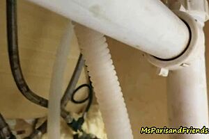 does the slutty cougar suck cock close up?