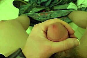 hey guys, watch this gay dude jack off and cum all over the place with a big smile 😏