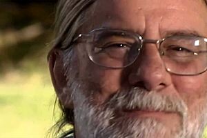 Big-titted blonde Monique shows her tight wet pussy in an incredible video.