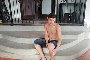Hot Latina MILF seduces black cock in homemade video