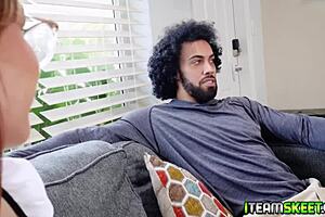 Maid Honey Hayes Craves Client's Monster Cock 😍