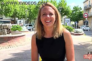 Julie's MILF playtime - Part 1