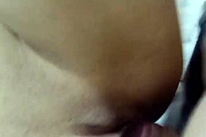 entro al cuarto y la obligo a follar con mi polla grande