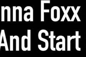 Jenna Foxx fingers her lesbian girlfriend to orgasm!