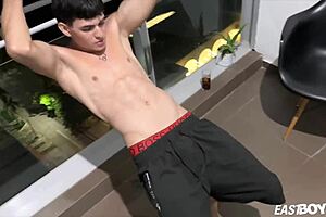 Valentin Bonett in a Steamy Colombian Handjob Casting