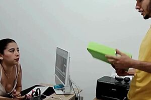 Massage therapist gives his employer a deep blow job and then gets fucked