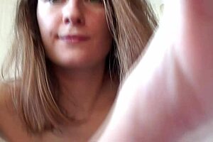 camilla moon casually MASTURBATES her sexy ASS with anal toys