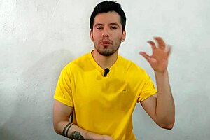 Joven Twink Penetra al Señor Taquero en Bodega a Pelo