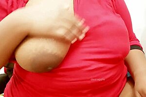 asian indian bhabhi is so tempting 😍