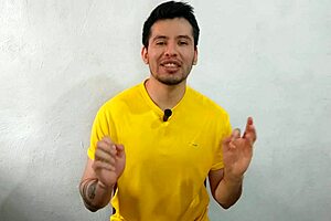 Joven Twink Penetra al Señor Taquero en Bodega a Pelo