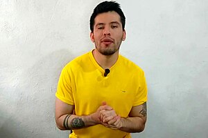 Joven Twink Penetra al Señor Taquero en Bodega a Pelo