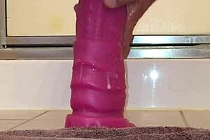 I's using the bad dragon large sleipnir for huge gapin masturbation, it's so extrem!