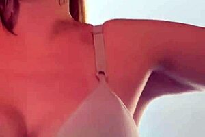 At the gym, I got so hot during cardio I took off my shirt, stayed in bra, and my pussy got all wet 😏