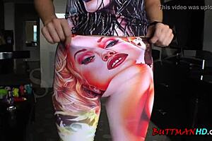 Susie Clove Boldly Spreading Her Sexy Blonde Ass