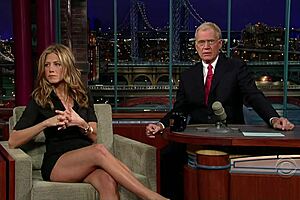 wow, jennifer aniston flaunting those hot legs, gotta see this! 😍