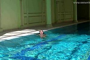 jessica adores the producer with her sexy look