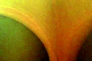 Ebony babe shows off her fat cameltoe then twerks that sexy ass