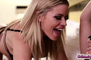 Ryan and Jessa’s hot tribbing session with a lesbian twist