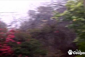 does milf kelly leigh enjoy sloppy rim job?