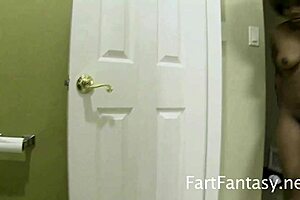 Black Cutie Jasmine Worships Her Ass On The Potty