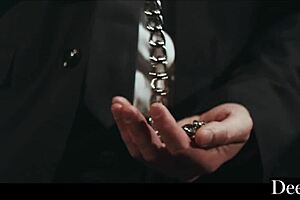 mia melano shows off her deep skills on stage