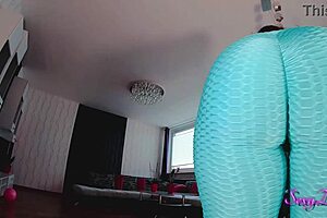 i saw this mature brunette wanting her hairy cunt filled