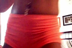 Ebony babe shows off her fat cameltoe then twerks that sexy ass