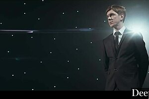 mia melano shows off her deep skills on stage