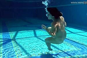 jessica adores the producer with her sexy look