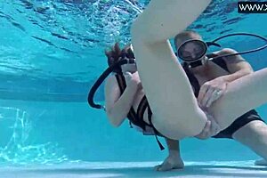 Manga Girl Fingered and Blown Underwater