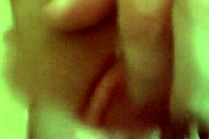 hot wife squirts in homemade solo session