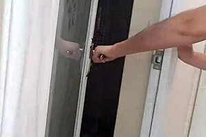 entering a good hotel in lince