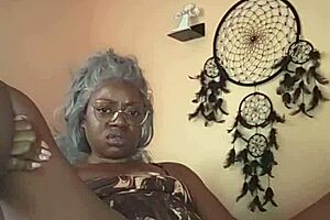 Nae In Bed Playing With Her Twat