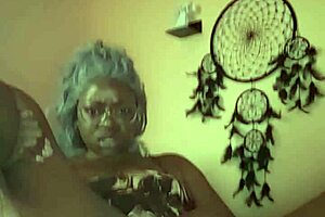 Nae In Bed Playing With Her Twat