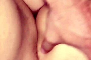 me gusta jugar con el pene duro de él... voy a extrañarlo mucho durante su viaje